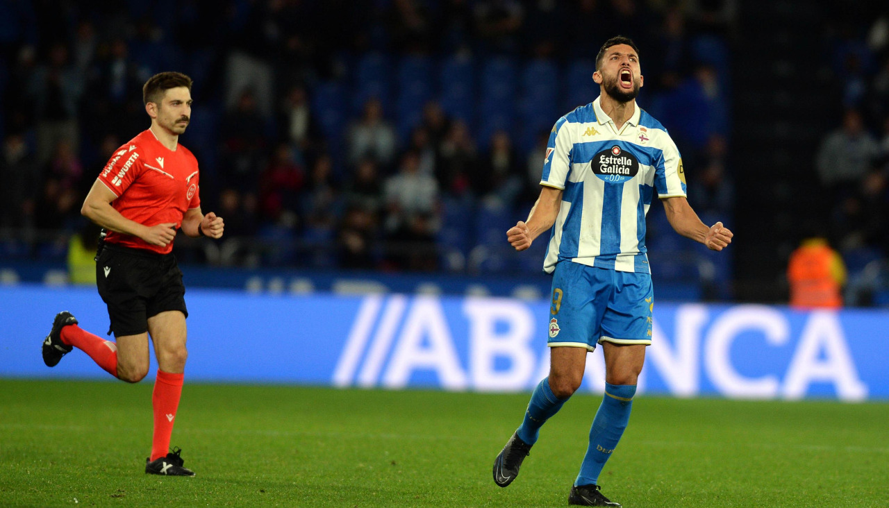 Zakaria Eddahchouri, celebrando el penalti señalado por Daniel Palencia tras revisión en el VAR.