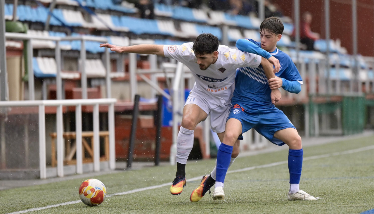 Rodri Parafita jugó por el carril izquierdo e hizo el gol del Silva
