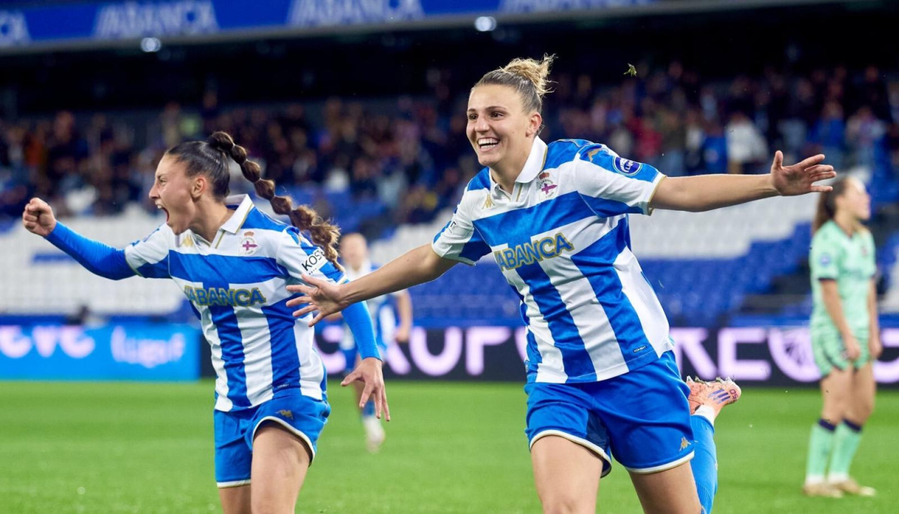 Marisa y Olaya celebran el gol de la madrileña ante el Levante
