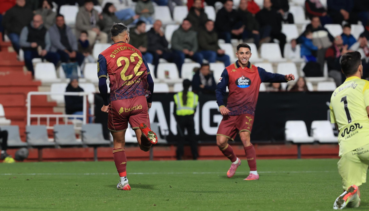 Celebración de Stoichkov tras marcar el 0-1 en el Albacete-Dépor
