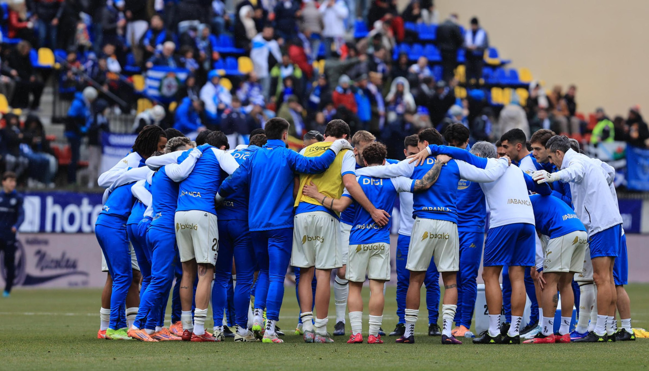 Los jugadores del Dépor, antes del inicio del duelo en Andorra
