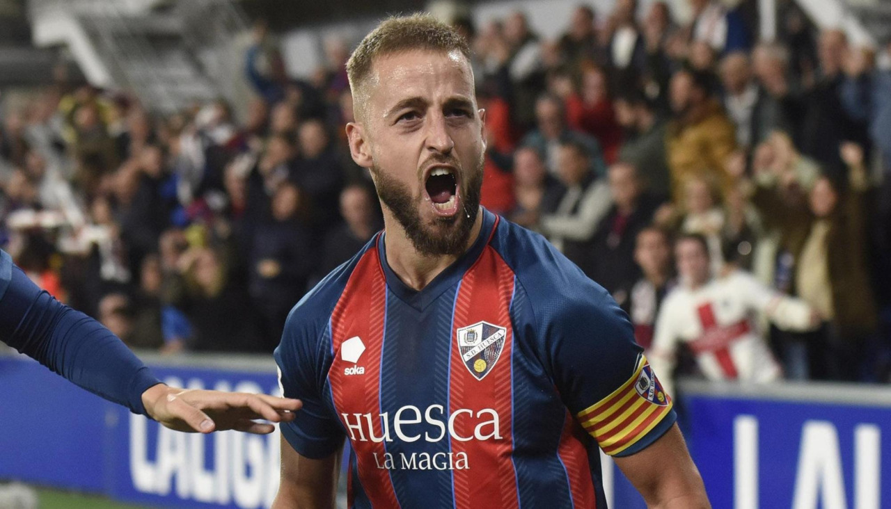 Jorge Pulido celebra un gol con el Huesca