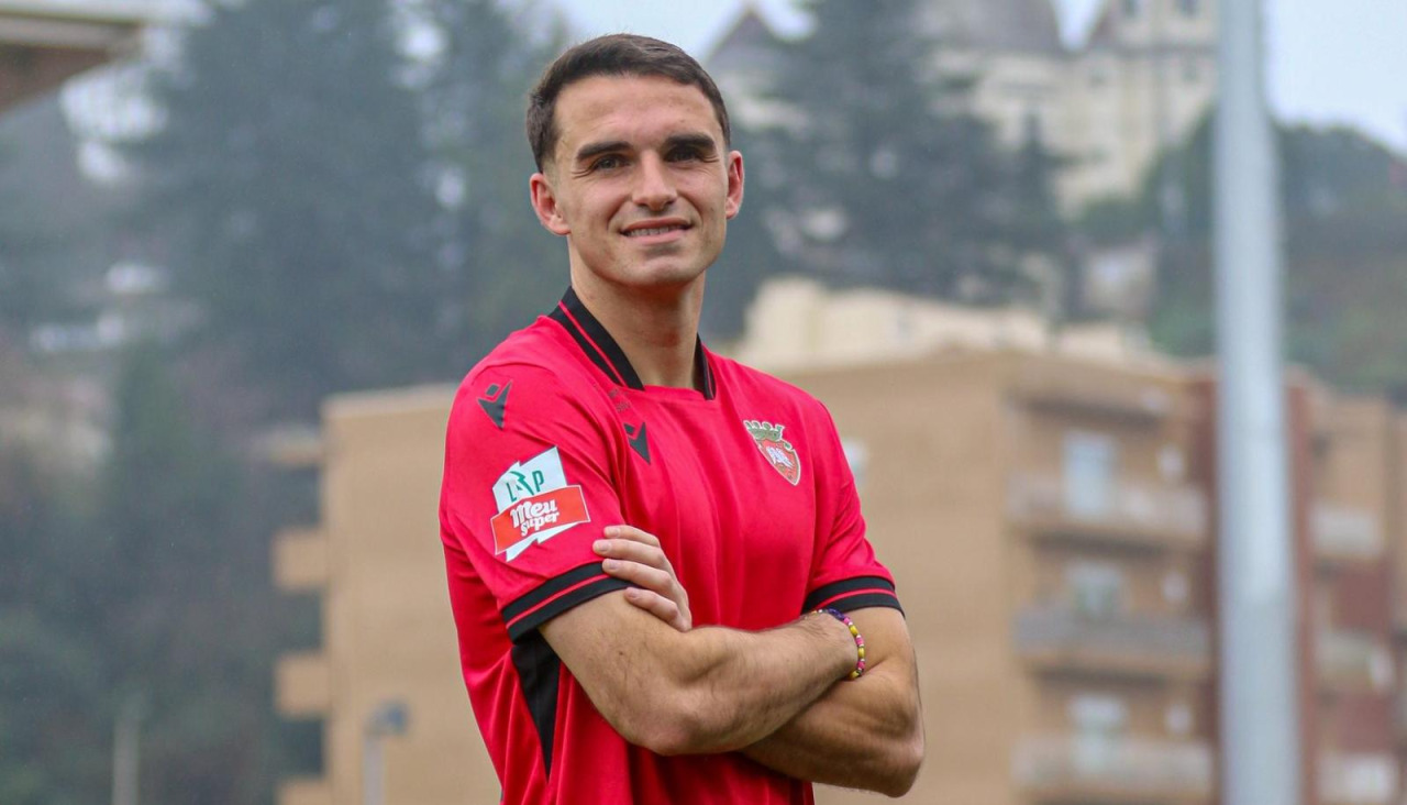 Alex Carbonell, presentado con el Penafiel