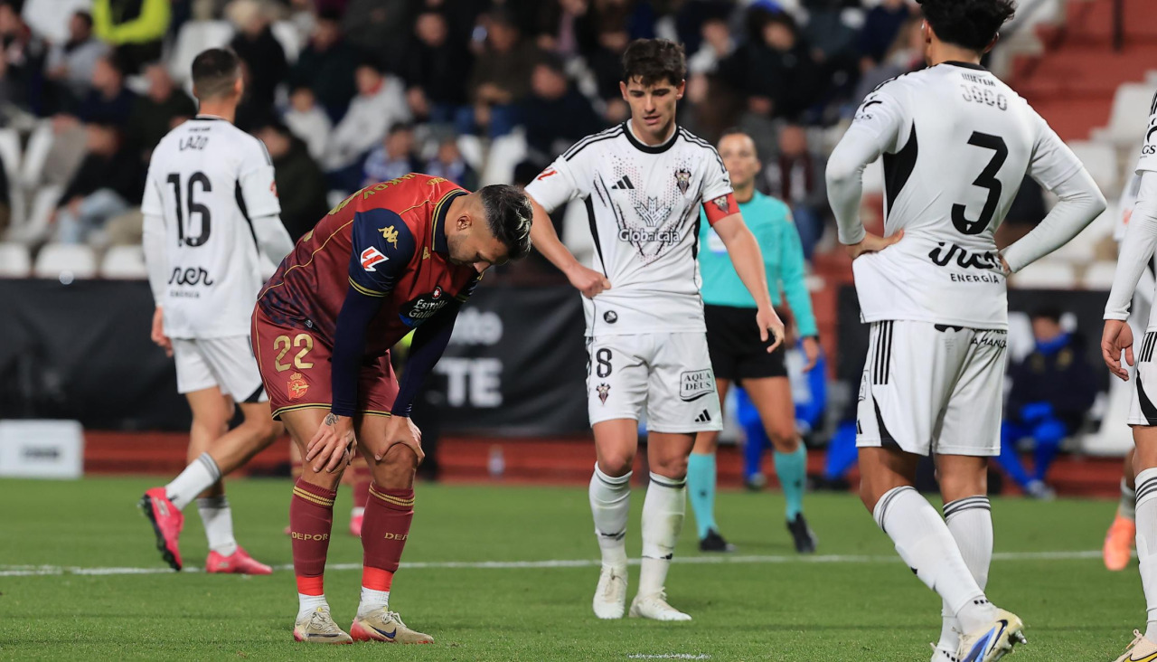 Riki, al lado de Stoichkov, durante el partido del Dépor contra el Albacete de esta temporada
