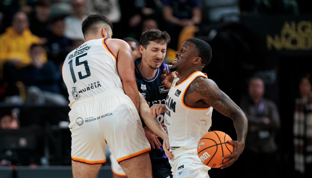 Aleix Font, en un partido del Bilbao Basket