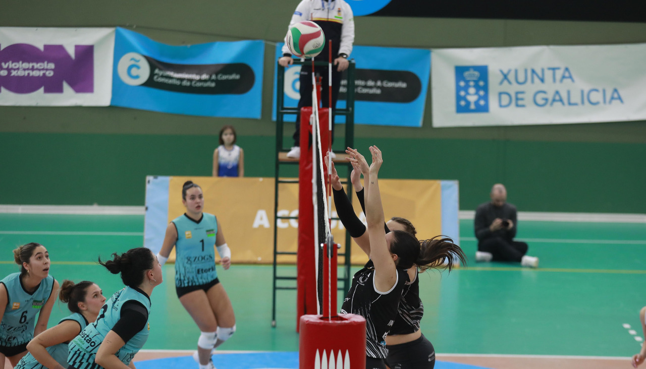 Una acción del Ciudad de A Coruña-Sestao