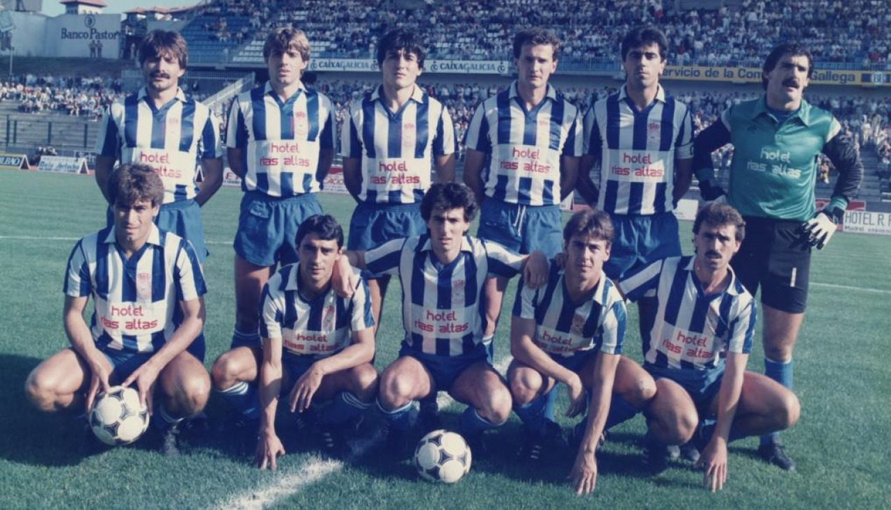 Una formación del Deportivo en la temporada 1985-86. De pie, de izquierda a derecha: Silvi, Dacosta, Cárdeno, Hristic, José Luis y Montes. Agachados: Verón, Gil, Vicente, Mauri y Sebas