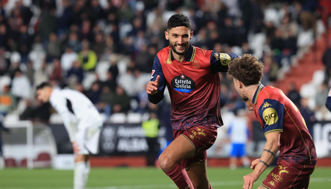 Zakaria Eddahchouri celebra su gol contra el Albacete, junto a Mario Soriano, en el 0-2 en el Carlos Belmonte del pasado 29 de noviembre
