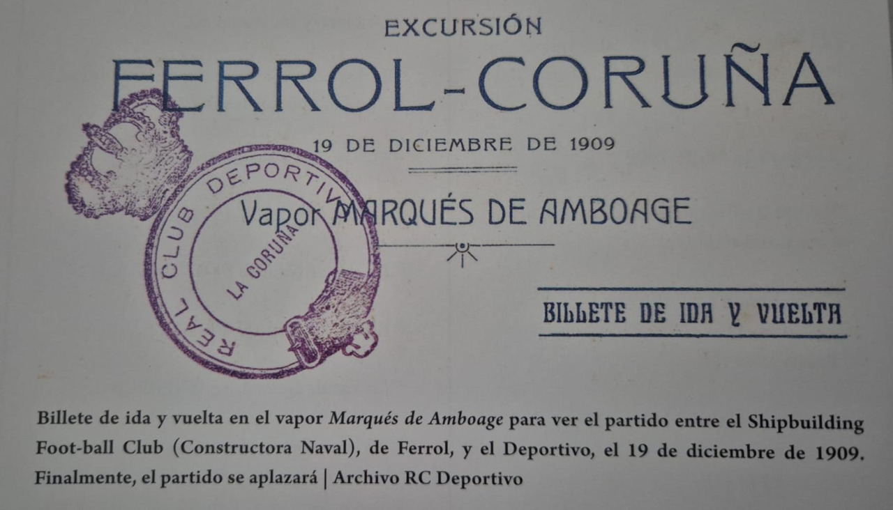 Escudo del Deportivo previo al actual sellado en un billete de barco para ir a Ferrol en el que puede verse la jarretera entrelazada