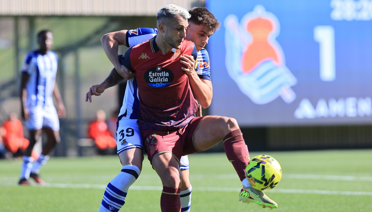 Stoichkov durante el duelo con la Real B