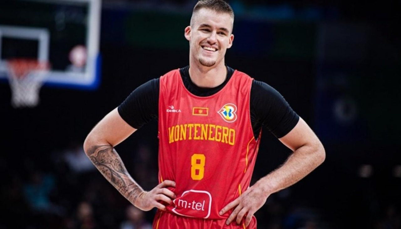 Imagen de archivo de Dino Radoncic con su selección