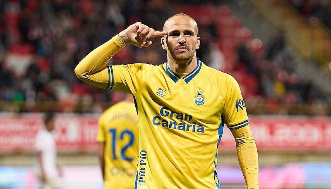 Sandro celebra su diana en el Reino de León el pasado fin de semana
