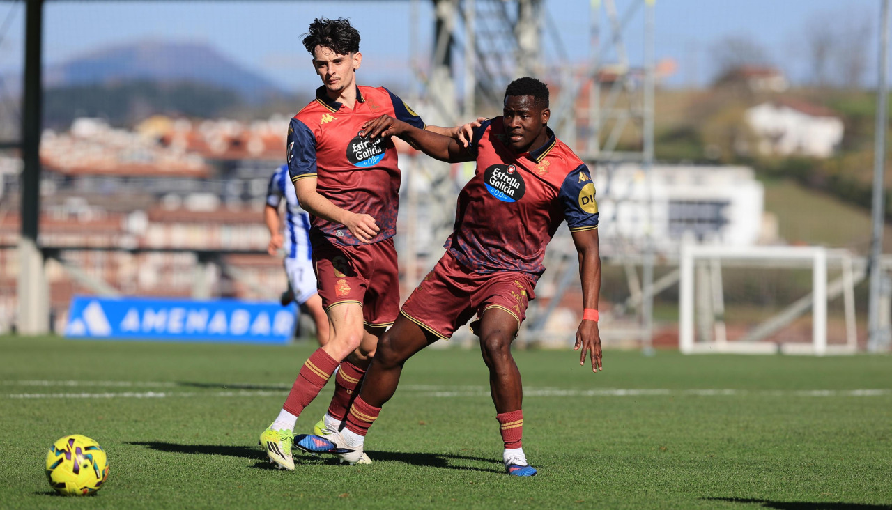 Charlie Patiño y Bil Nsongo, en el Real Sociedad B-Deportivo