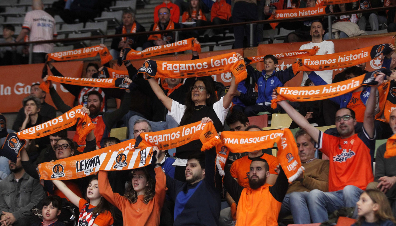 Más de 5.000 personas disfrutaron de un nuevo triunfo del líder en el Coliseum