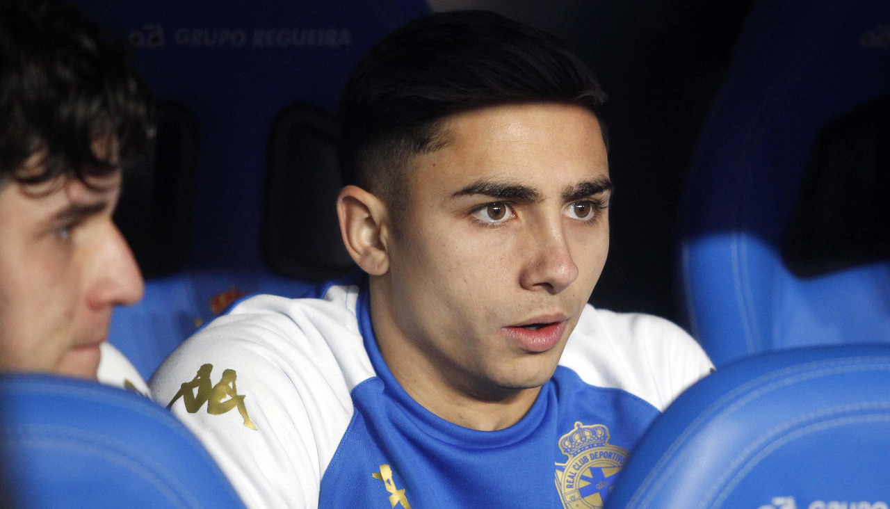 Yeremay, en el banquillo de Riazor durante el Dépor-Atlético de Madrid de Copa del Rey