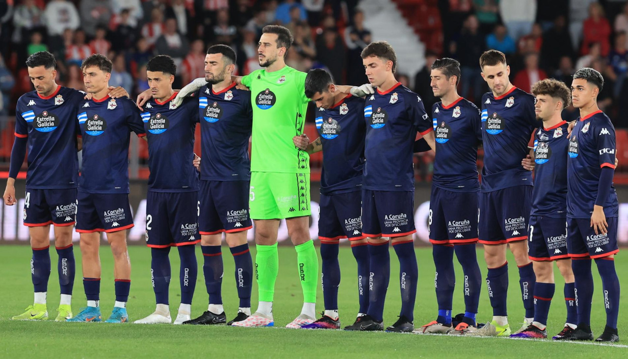 El once del Deportivo en su visita a Almería el 17 de noviembre de 2024, donde fueron baja Yeremay y Mella