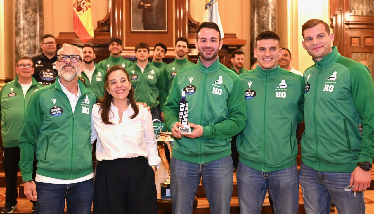 Inés Rey, alcaldesa de A Coruña, junto a Juan Copa, Dava Torres, Martín Rodríguez y César Carballeira