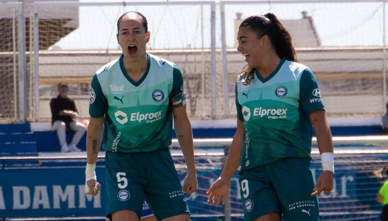 Inés Altamira celebra su gol ante el CE Europa