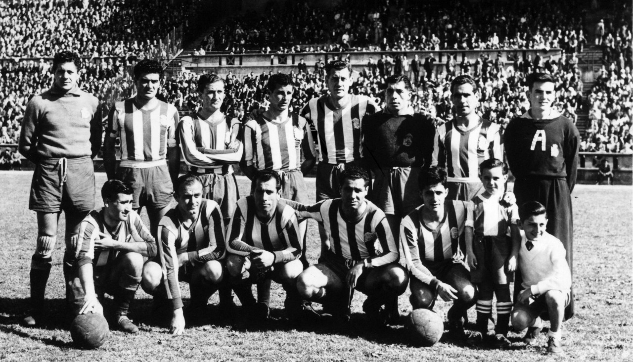 Alineación del Deportivo contra el Vasco da Gama (1-6) en el partido de homenaje a Julián Cuenca, el 29 de mayo de 1955 en Riazor