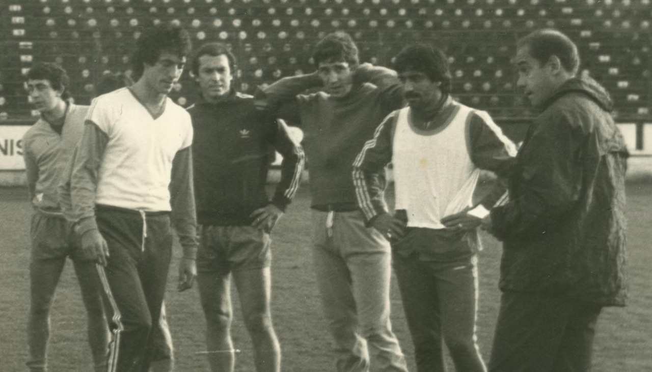 Luis Suárez dirige un entrenamiento del Deportivo en la temporada 1978-79