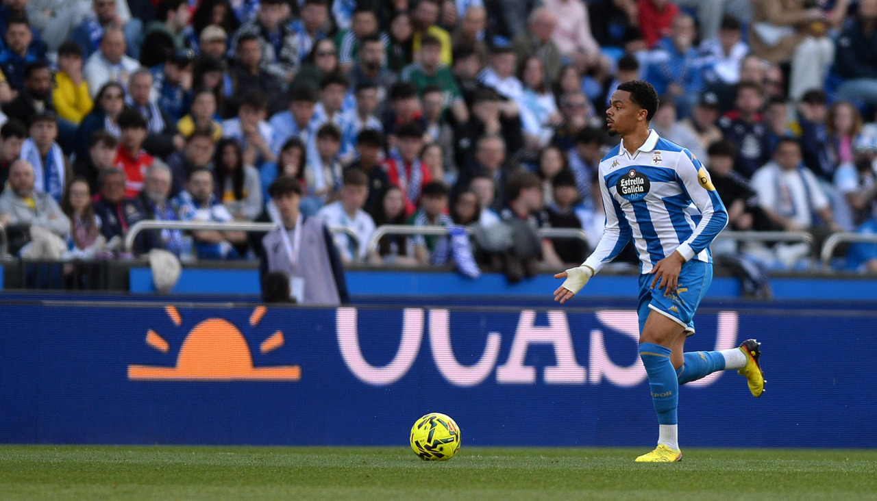 Noubi, en acción ante el Málaga
