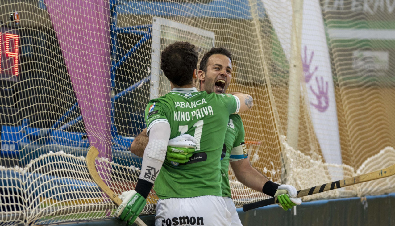 Nuno Paiva y Dava Torres celebran uno de los goles del Liceo al Caldes