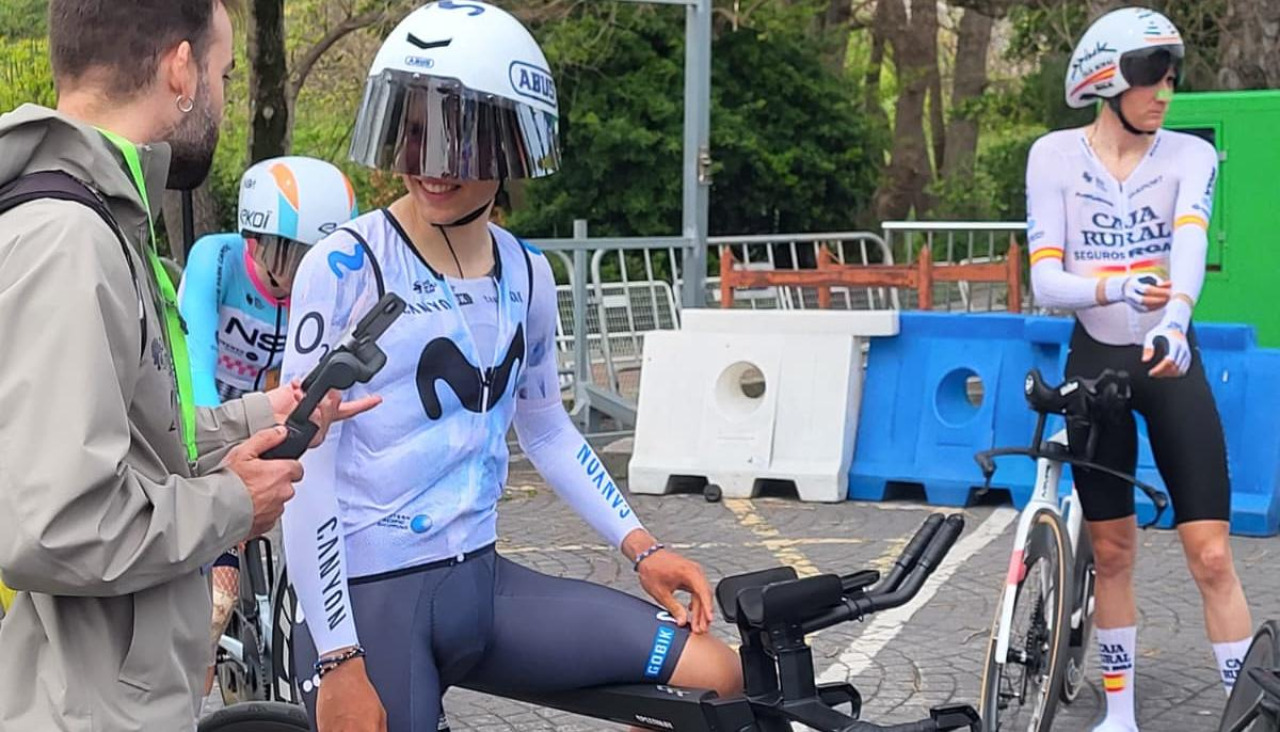 El ciclista carballés Tomás Pombo, antes de iniciar la contrarreloj de la primera etapa de O Gran Camiño