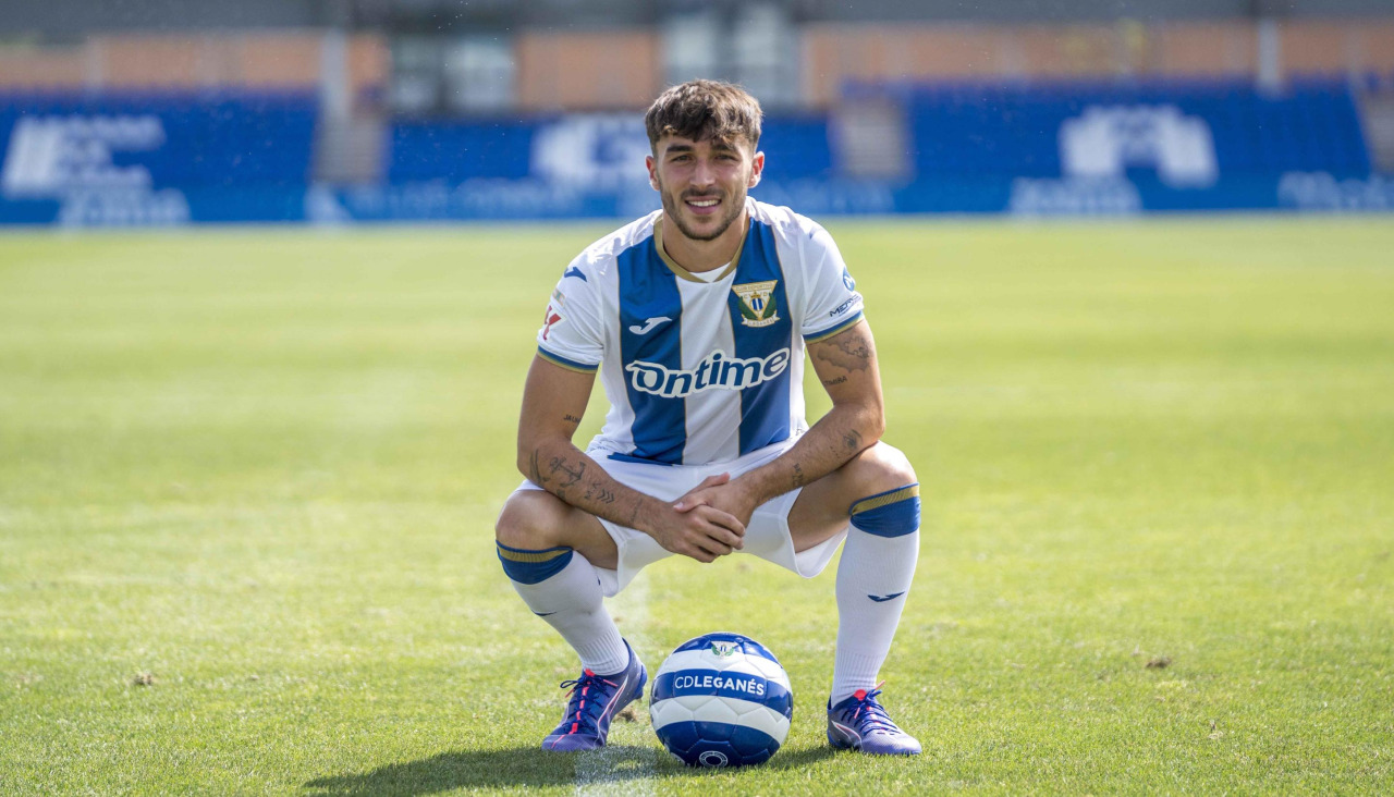 Adrià Altimira, durante su presentación con el Leganés, en el que jugó cedido la pasada temporada