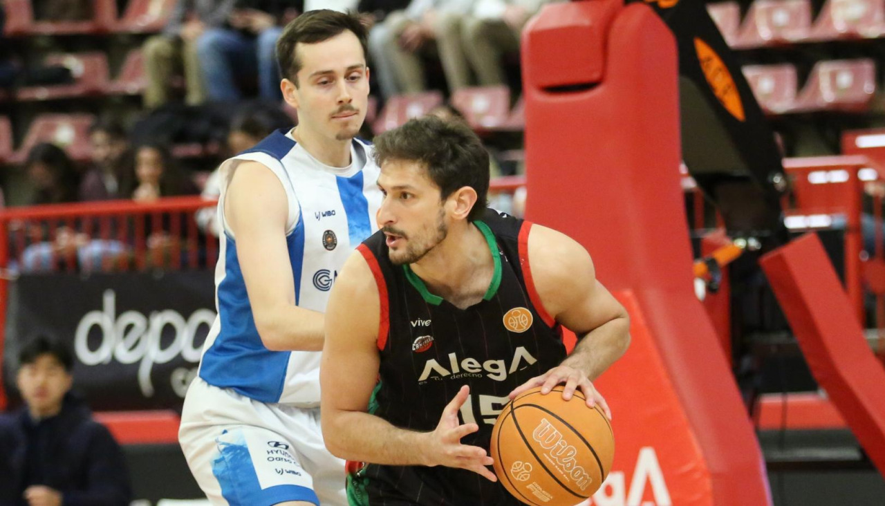 Pablo Hernández, jugador del Cantabria nacido en Santiago y miembro del Básquet Coruña que ascendió a la ACB