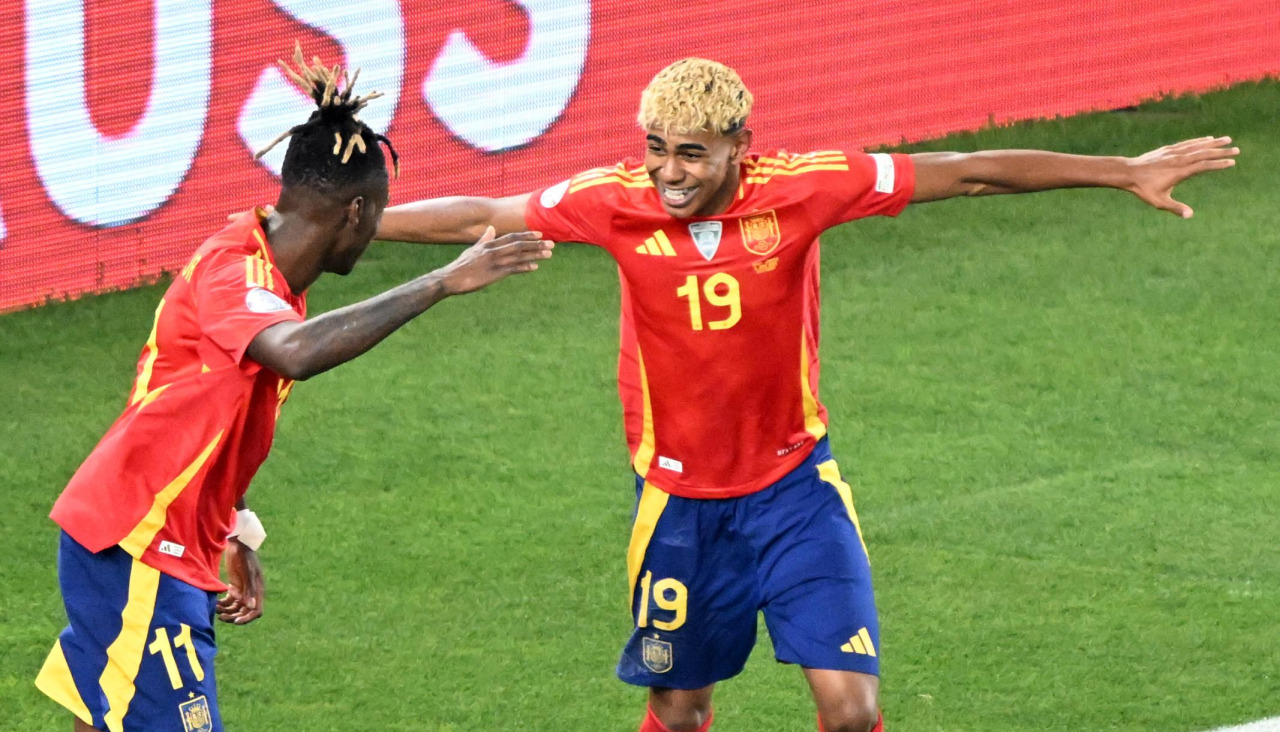 Nico Wiliiams y Lamine Yamal celebran juntos un gol durante la Eurocopa de 202405 June 2025, Baden-Wuerttemberg, Stuttgart: Spain's Lamine Yamal (R) celebrate scoring his side's third goal with teammate Nico Williams during the UEFA Nations League semi-final soccer match between Spain and France at Stuttgart Arena. Photo: Bernd Weißbrod/dpa05/06/2025 ONLY FOR USE IN SPAIN