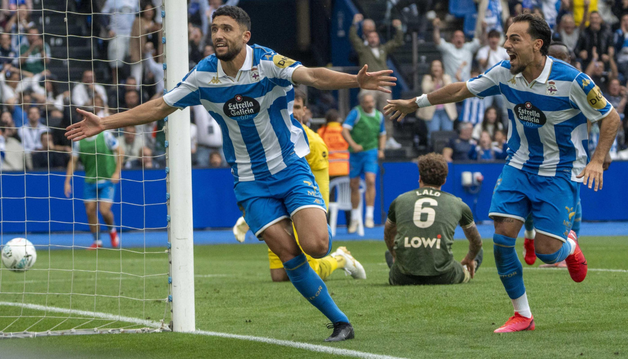 Zakaria Eddahchouri celebra con los brazos abiertos su gol ante el Leganés