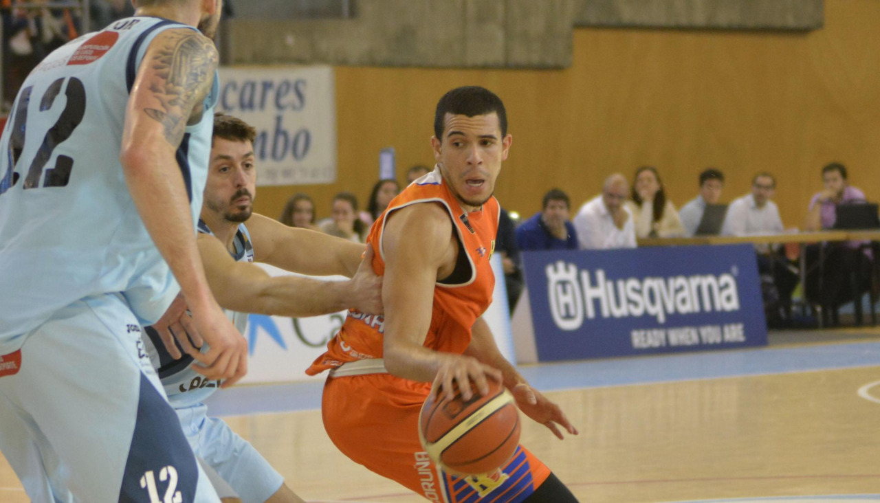 Dago Peña durante un derbi entre Básquet Coruña y Breogán en el Palacio