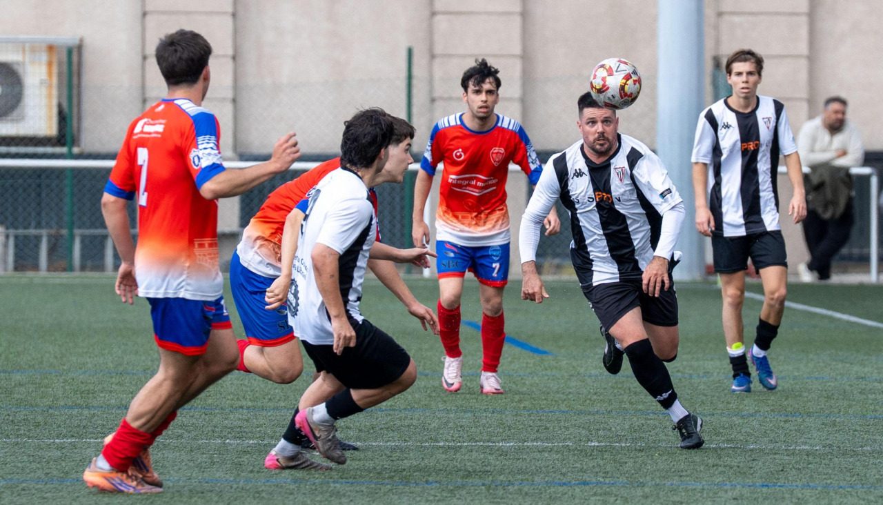 El Victoria CF, durante un partido de Preferente Futgal ante el Sigüeiro