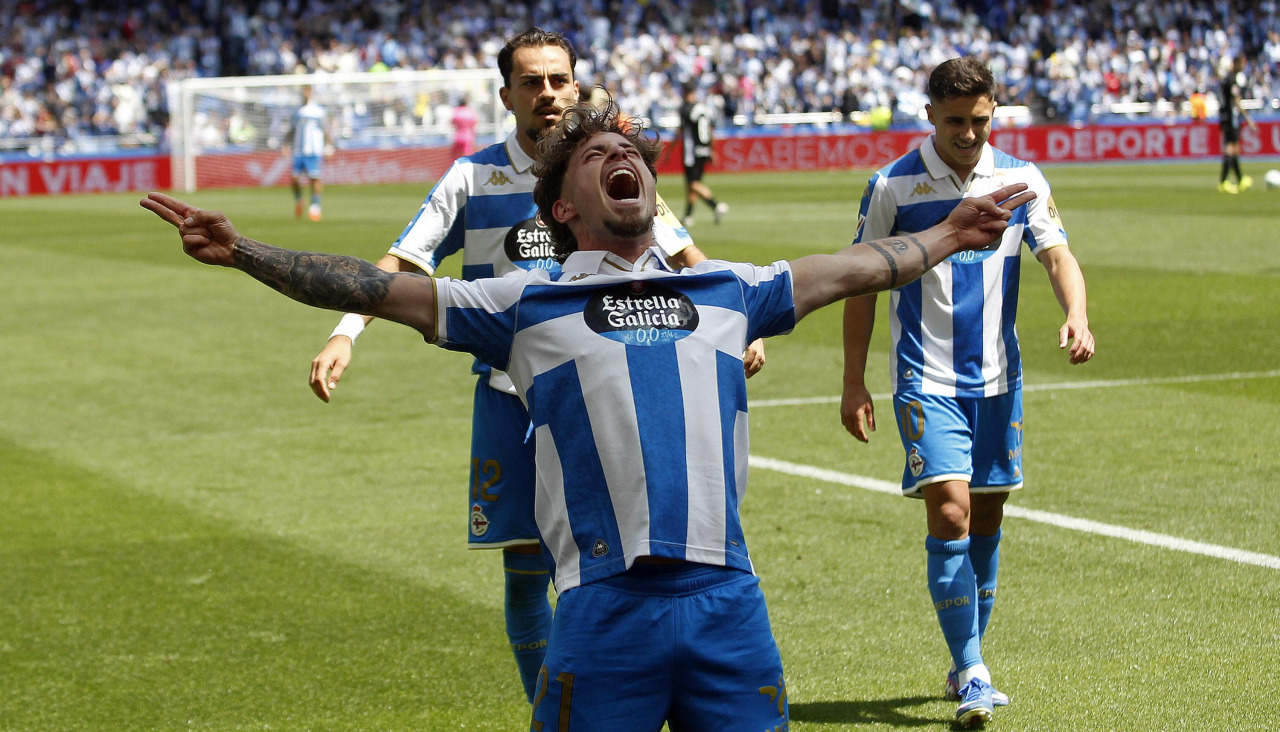 Soriano celebra el primer gol del Deportivo
