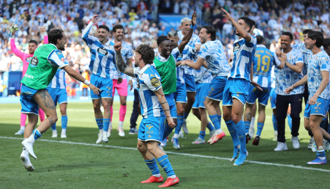 Los jugadores del Dépor celebran el triunfo ante el Andorra