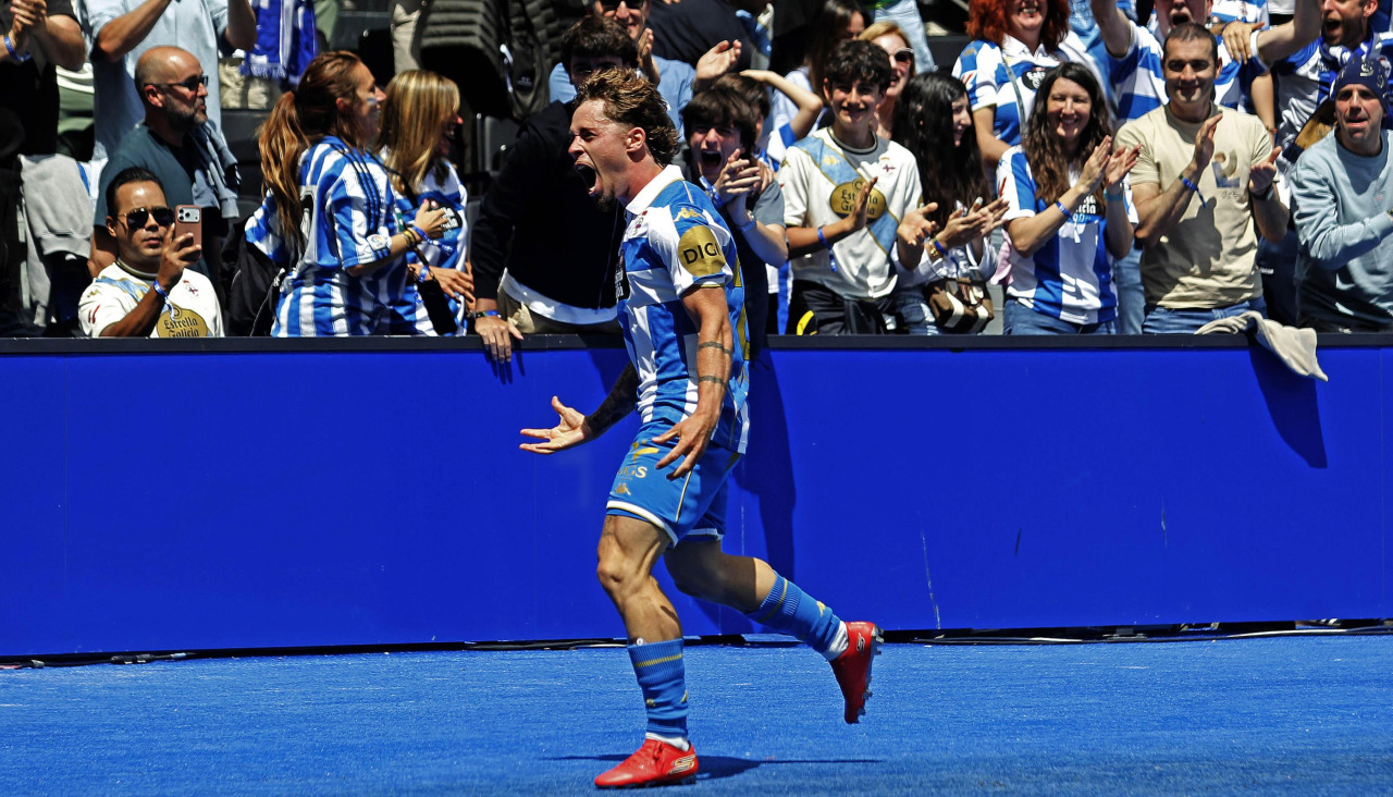 Mario Soriano celebra su gol en el Dépor-Andorra