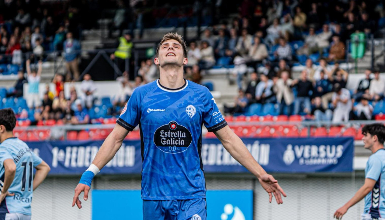Adrián Guerrero, durante el partido ante el Celta Fortuna