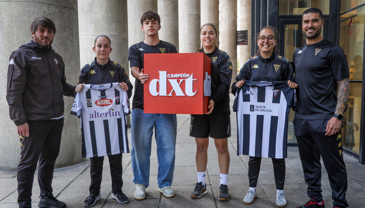 De izquierda a derecha, Iván Patiño, Lucía Sestayo, Manu Seoane, Alba Muñiz, Isa Vázquez y Javi Angeriz