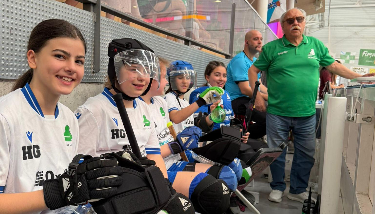 El equipo alevín femenino del Liceo durante el Campeonato de España