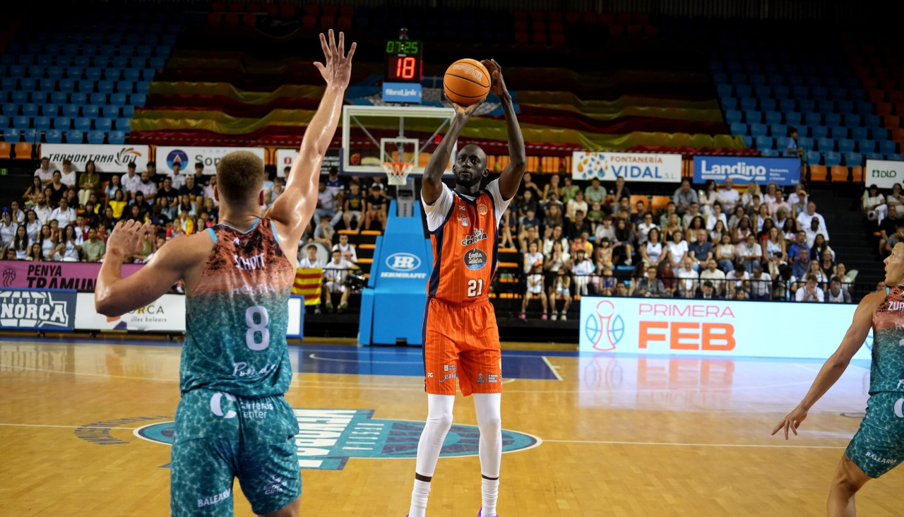 Tercer partido entre Menorca y Básquet Coruña