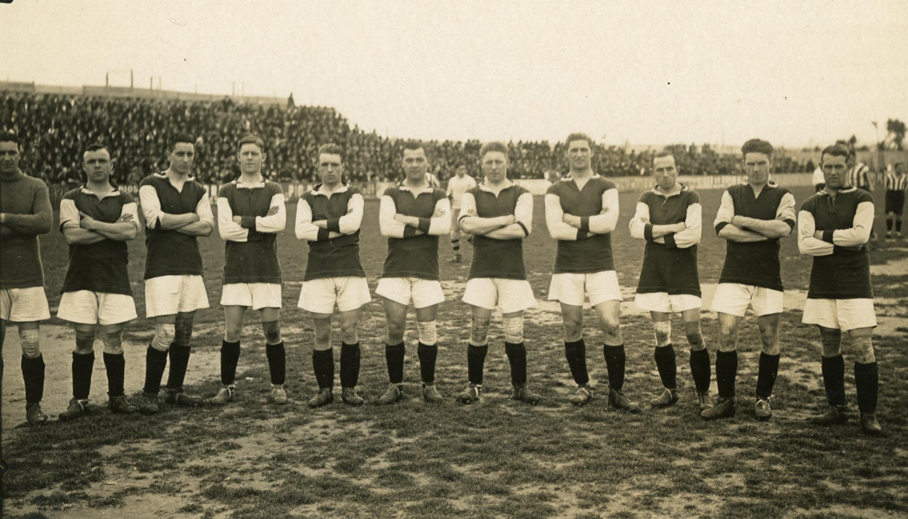 Equipo del West Ham en su primer partido contra el Deportivo. De izquierda a derecha, Hufton, Hebden, Collins, Bill Ruffell, Yews, Hodgson, Carter, Barrett, Moore, Campbell y Jimmy Ruffell