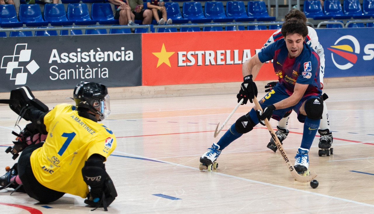 Alabart conduce la bola en el segundo partido de las semifinales Barça-Igualada