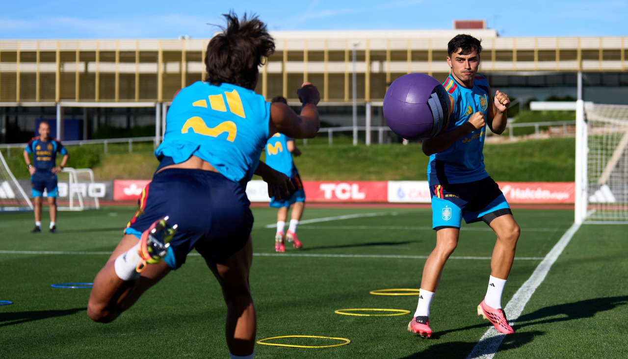 Pedri, durante un entrenamiento