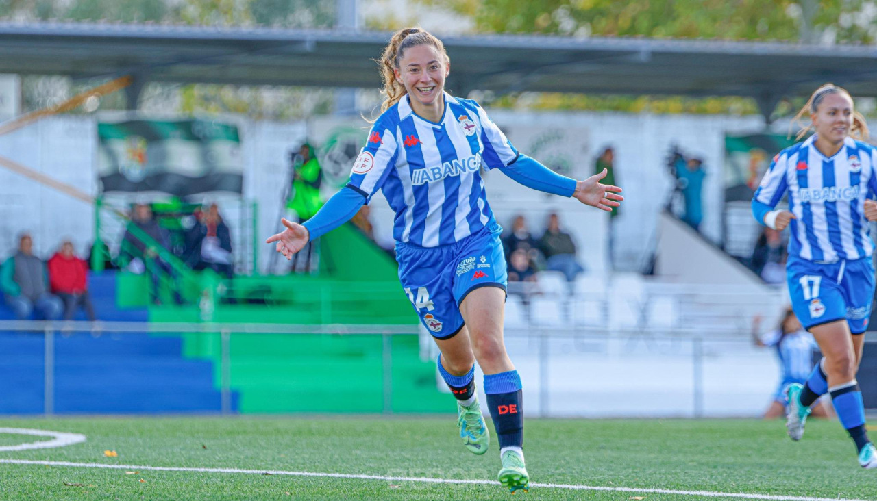 Ainhoa celebra ante el Cacereño su primer gol de la temporada 2023-24