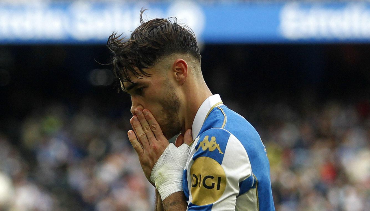 Altimira, durante el partido ante el Málaga en Riazor