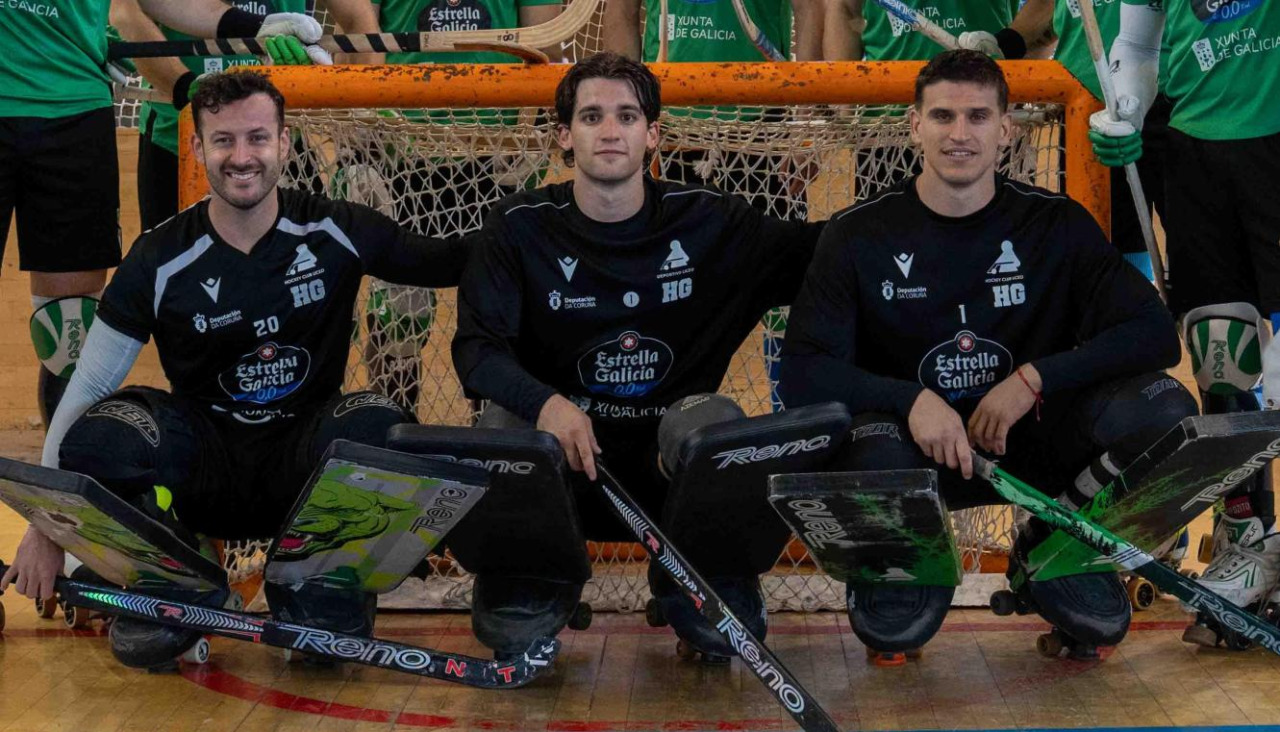 La plantilla del Liceo: Arnau Xaus, Dava Torres, Nil Cervera, Bruno Saavedra, Nuno Paiva, César Carballeira, Tombita, Toni Pérez y Jacobo Copa. Abajo, los tres porteros, Blai Roca, Eloi Martínez y Martín Rodríguez