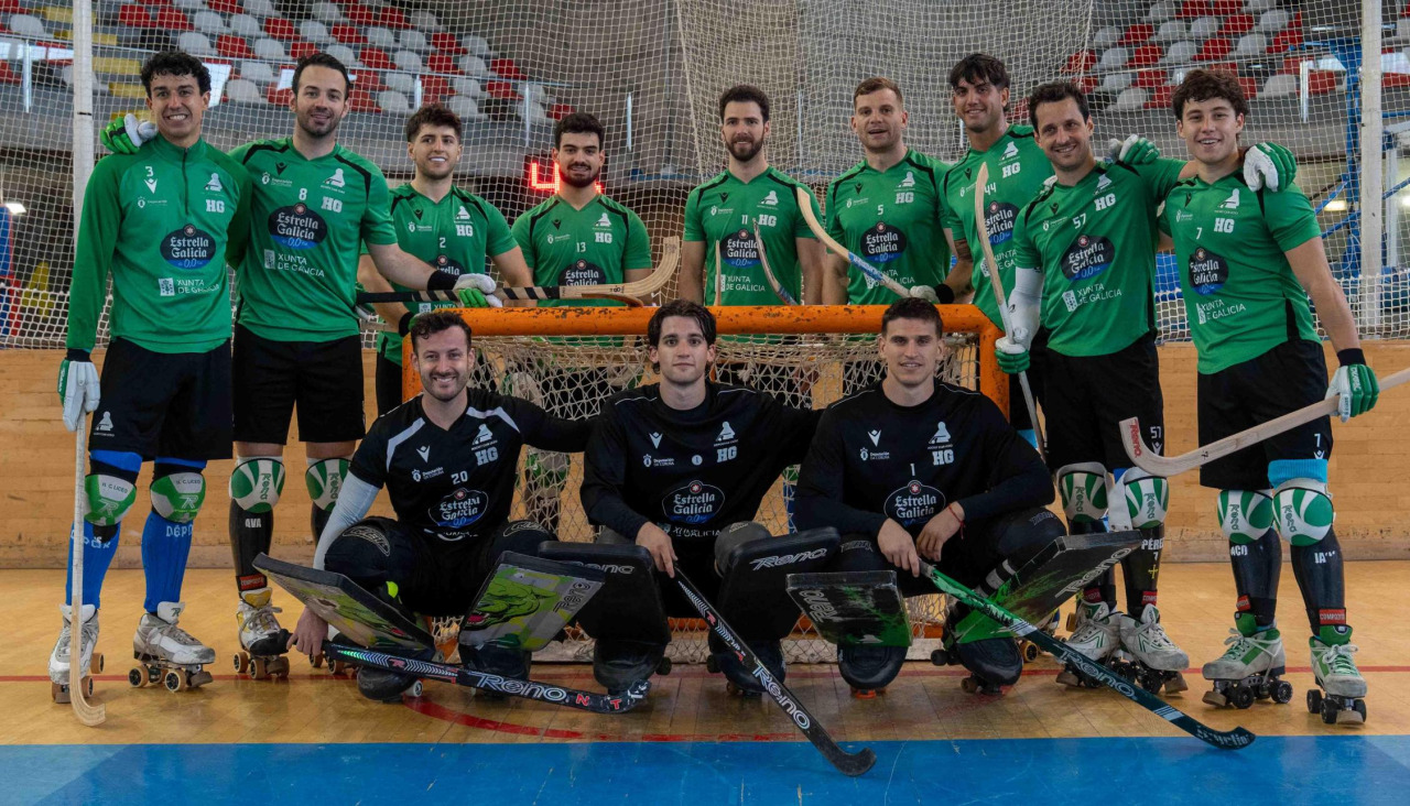 La plantilla del Liceo: Arnau Xaus, Dava Torres, Nil Cervera, Bruno Saavedra, Nuno Paiva, César Carballeira, Tombita, Toni Pérez y Jacobo Copa. Abajo, los tres porteros, Blai Roca, Eloi Martínez y Martín Rodríguez