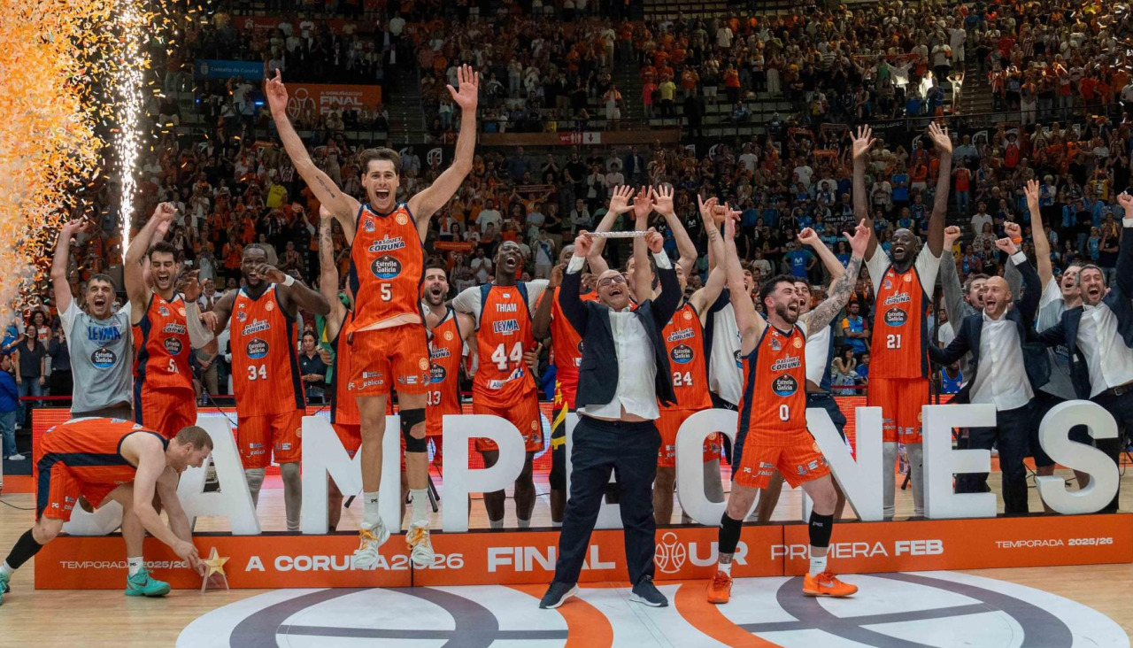 Veinticinco meses menos tres días tardó el Básquet Coruña en lograr su segundo ascenso a la ACB