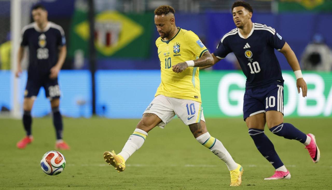 Neymar durante el partido de esta madrugada ante Escocia