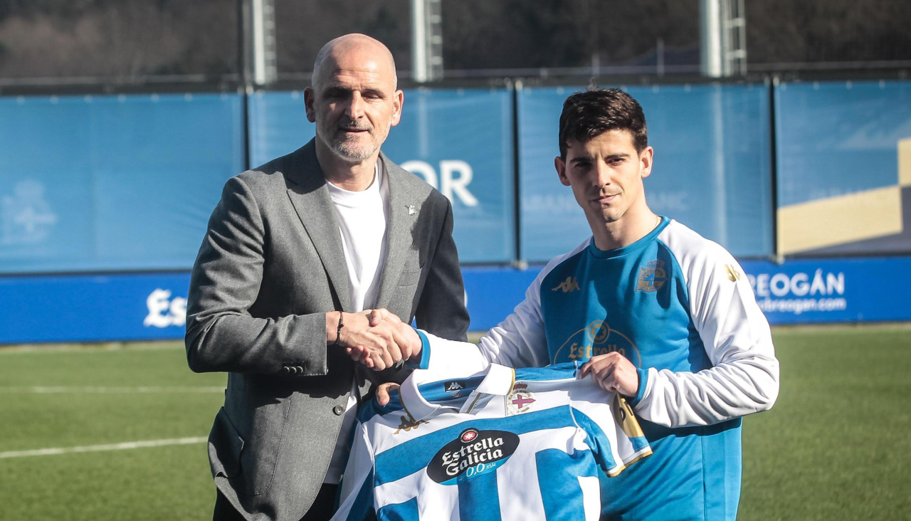 05 febrero 2026Fernando Soriano junto a Riki en su presentación como jugador del DeportivoFernando Soriano y Riki Rodríguez, en la presentación como jugador del Deportivo